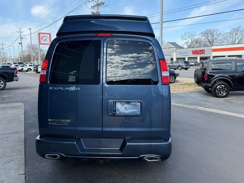 Used 2023 Chevrolet Express 2500 RWD image 4