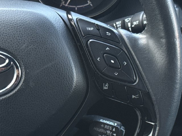 Used 2020 Toyota C-HR XLE FWD image 15