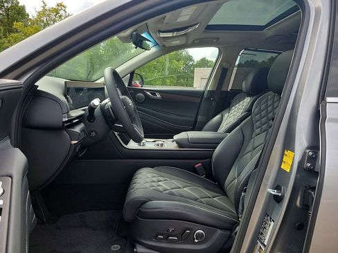 Used 2025 Genesis GV80 3.5T Prestige image 14