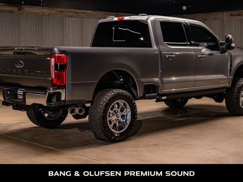 Used 2023 Ford F250 Lariat w/ Sport Appearance Package image 9