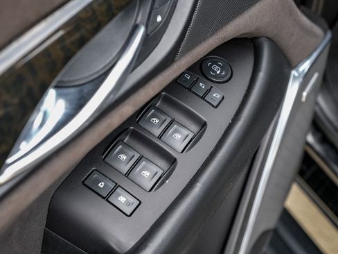 Used 2019 Cadillac Escalade ESV Platinum image 37