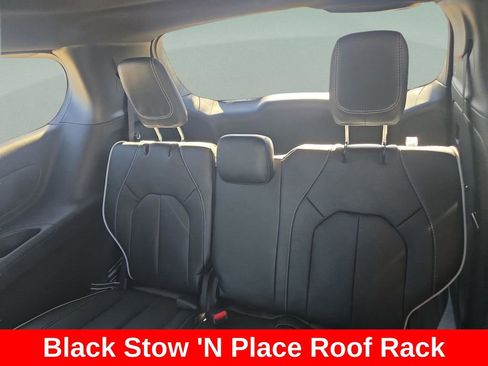 New 2026 Chrysler Pacifica Limited image 17
