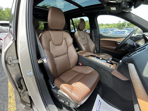 Used 2023 Volvo XC90 B6 Plus AWD/4WD image 26