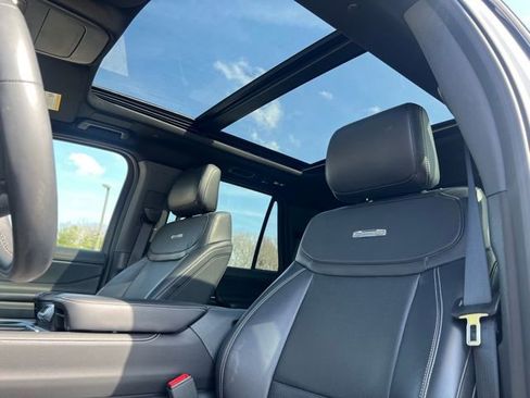 Used 2025 Ford Expedition Platinum w/ Stealth Performance Package AWD/4WD image 20