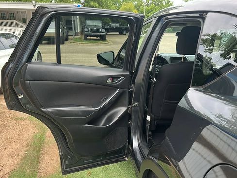 Used 2016 MAZDA CX-5 Touring w/ Bose/Moonroof Package FWD image 17