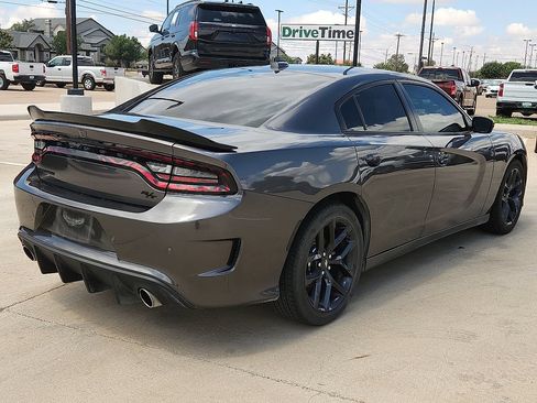 Used 2022 Dodge Charger R/T w/ Blacktop Package RWD image 3