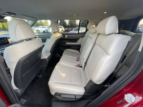 Used 2025 Hyundai Santa Fe SEL AWD/4WD image 28
