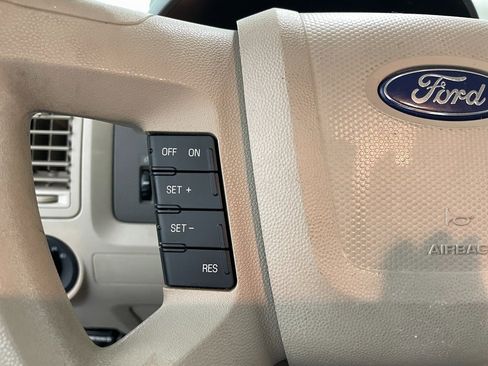 Used 2009 Ford Escape XLS image 20