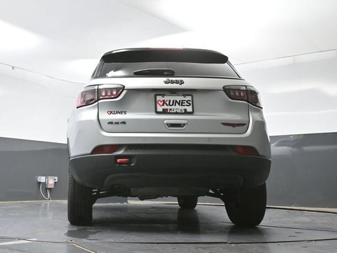 Used 2025 Jeep Compass Trailhawk AWD/4WD image 58