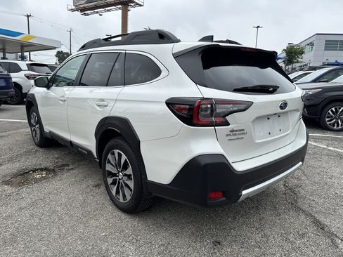 Certified 2025 Subaru Outback Limited AWD/4WD image 5
