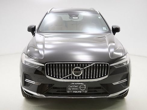 Certified 2023 Volvo XC60 T8 Ultimate w/ Climate Package image 5