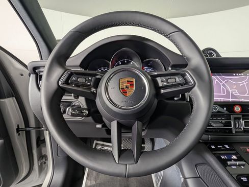 New 2026 Porsche Macan image 35