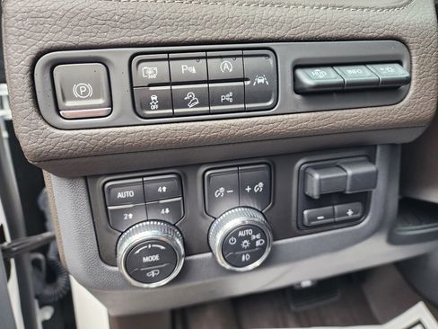 Certified 2023 GMC Yukon Denali w/ Denali Reserve Package image 35