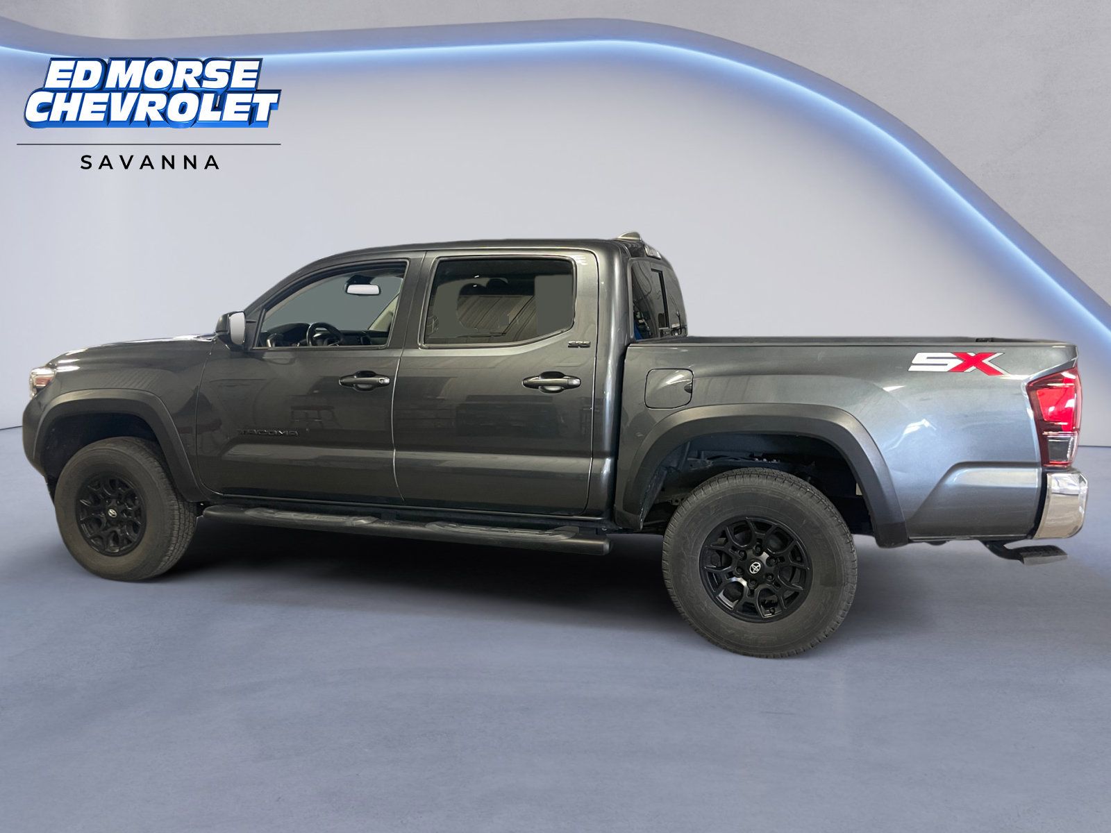 Used 2023 Toyota Tacoma SR5 AWD/4WD image 2