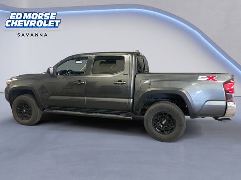 Used 2023 Toyota Tacoma SR5 AWD/4WD image 2