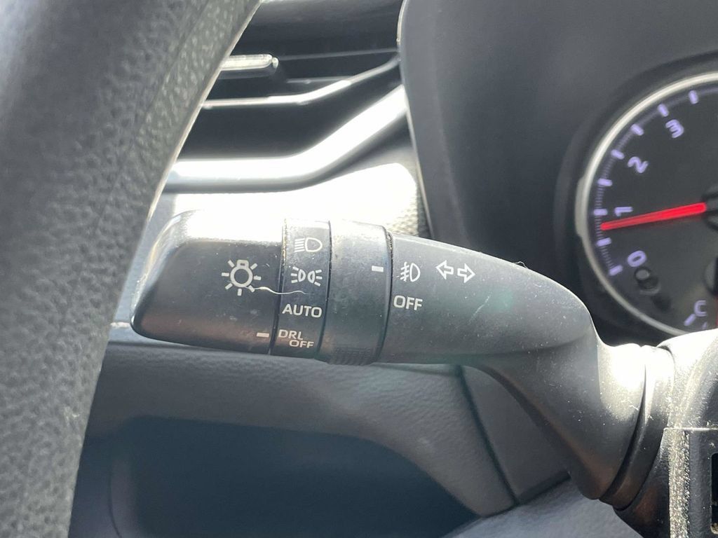 Used 2021 Toyota RAV4 XLE FWD image 24