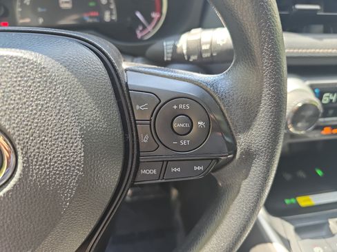 Used 2024 Toyota RAV4 XLE w/ Convenience Package FWD image 19