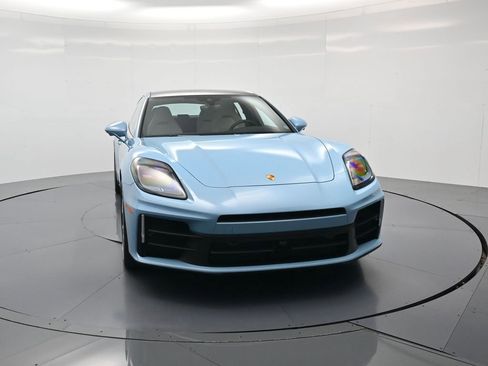 Used 2026 Porsche Panamera image 33