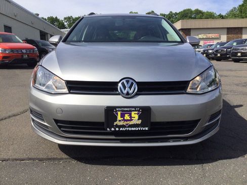 Used 2016 Volkswagen Golf S FWD image 4