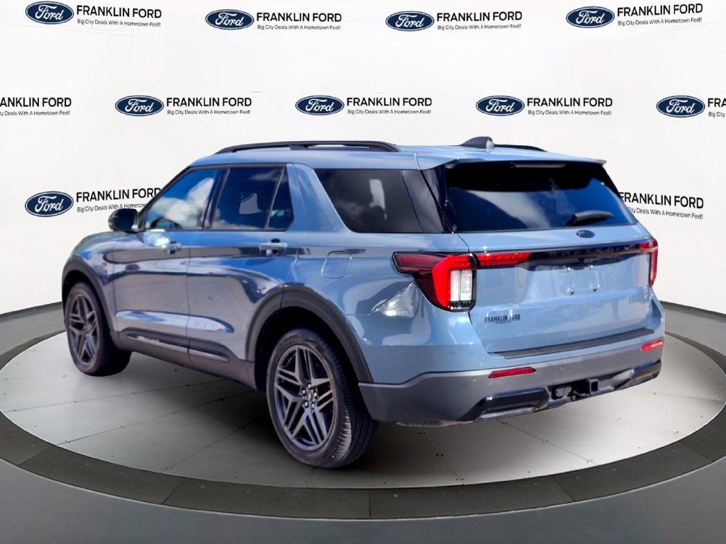 Certified 2025 Ford Explorer ST-Line w/ Premium Package AWD/4WD image 3