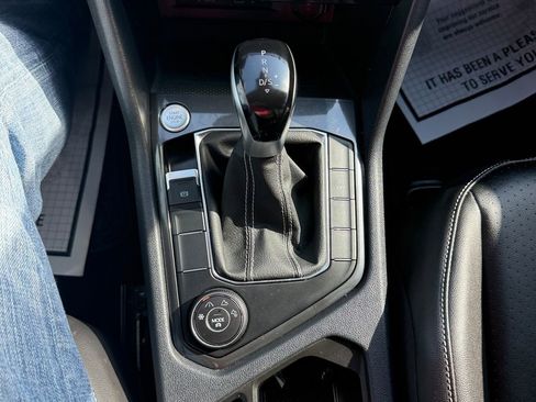 Used 2022 Volkswagen Tiguan SE image 54
