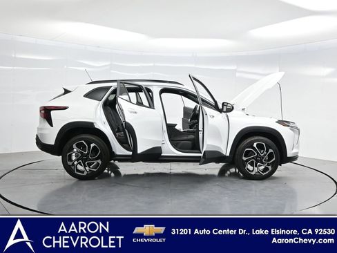 New 2026 Chevrolet Trax RS w/ Driver Confidence Package image 3