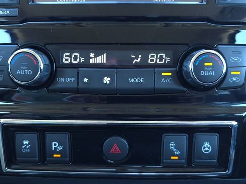 Used 2017 Nissan Titan Platinum Reserve AWD/4WD image 36