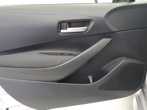 Used 2021 Toyota Corolla LE image 20