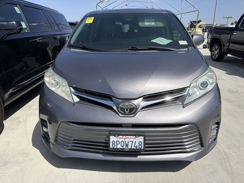 Used 2020 Toyota Sienna XLE w/ XLE Navigation Package AWD/4WD image 1