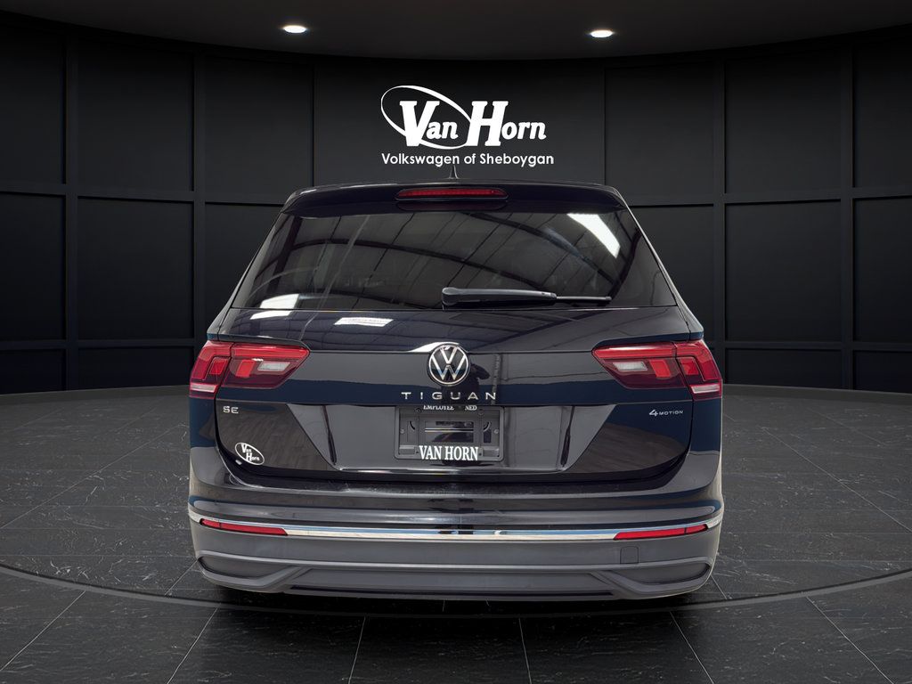 Used 2022 Volkswagen Tiguan SE w/ Panoramic Sunroof Package AWD/4WD image 6