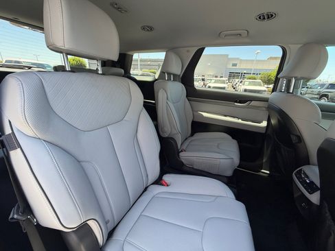 Used 2025 Hyundai Palisade SEL FWD image 18
