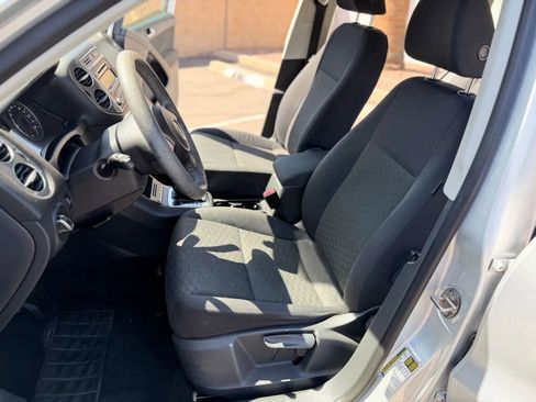 Used 2012 Volkswagen Tiguan S image 12