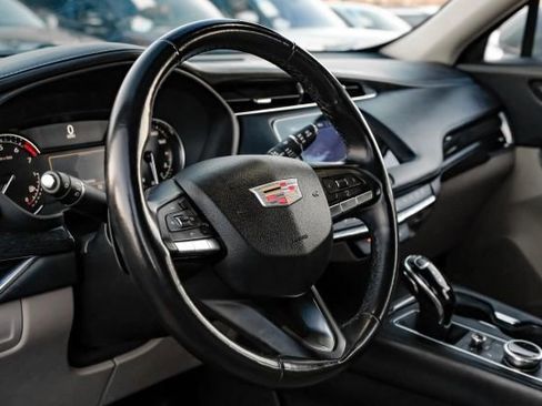 Used 2023 Cadillac XT4 Premium Luxury image 21