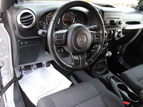 Used 2011 Jeep Wrangler Rubicon w/ PWR Convenience Group AWD/4WD image 7