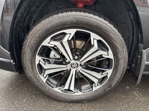 Used 2021 Toyota RAV4 XSE image 11