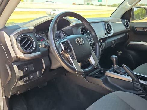 Used 2022 Toyota Tacoma SR5 RWD image 16