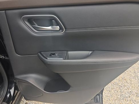 Used 2021 Nissan Rogue Platinum AWD/4WD image 19