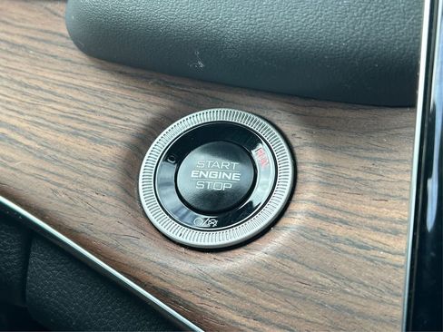 Used 2024 Jeep Grand Cherokee L Summit w/ Advanced Protech Group IV image 33