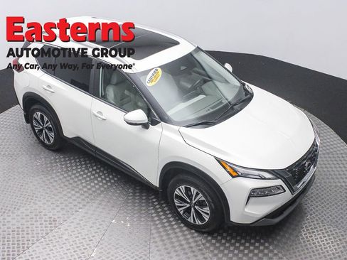 Used 2023 Nissan Rogue SV w/ SV Premium Package AWD/4WD image 3