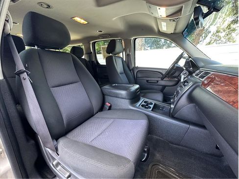 Used 2012 GMC Yukon XL SLE w/ Convenience Package AWD/4WD image 4