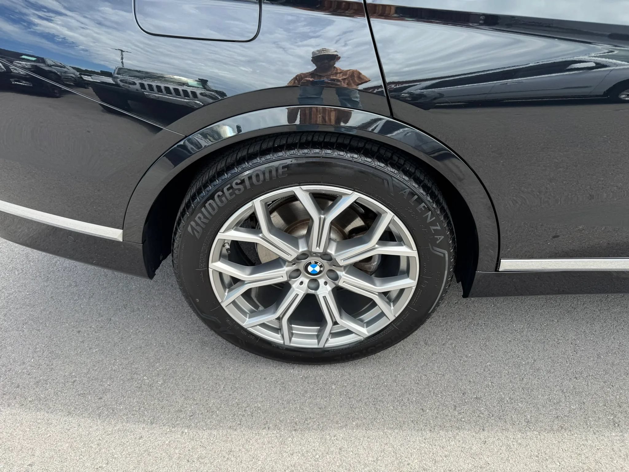 Used 2023 BMW X7 xDrive40i AWD/4WD image 17