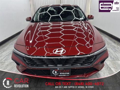 Used 2024 Hyundai Elantra Limited FWD image 2