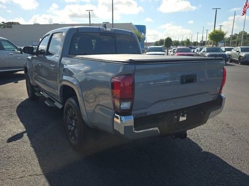 Used 2020 Toyota Tacoma SR5 RWD image 3
