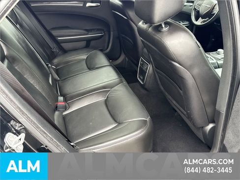 Used 2021 Chrysler 300 Touring L image 18