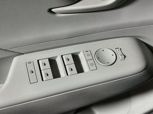 Used 2024 Hyundai Kona SEL FWD image 17