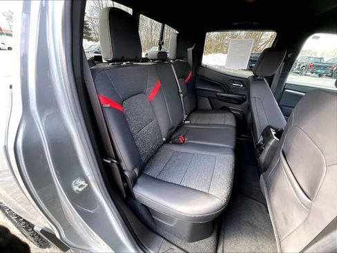 Used 2024 Chevrolet Colorado Z71 image 15