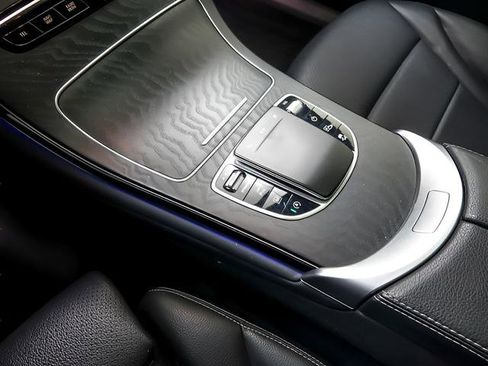 Used 2023 Mercedes-Benz GLC 300 4MATIC Coupe image 22