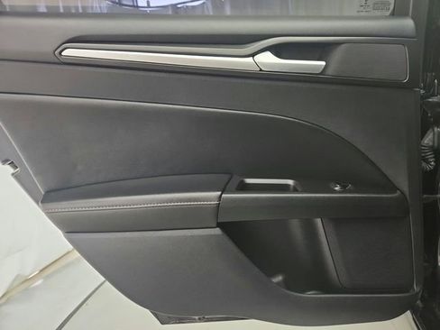 Used 2020 Ford Fusion Titanium image 28