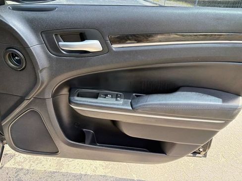 Used 2014 Chrysler 300 C AWD/4WD image 23