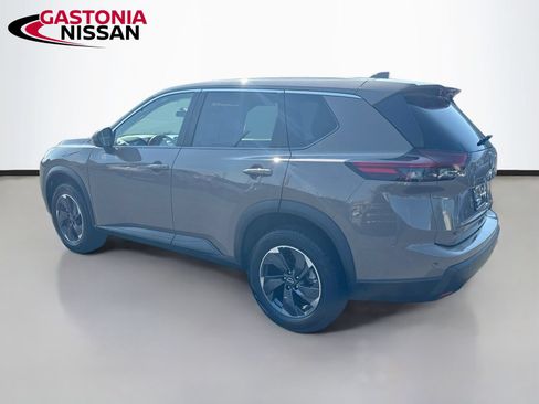 Used 2025 Nissan Rogue SV FWD image 6